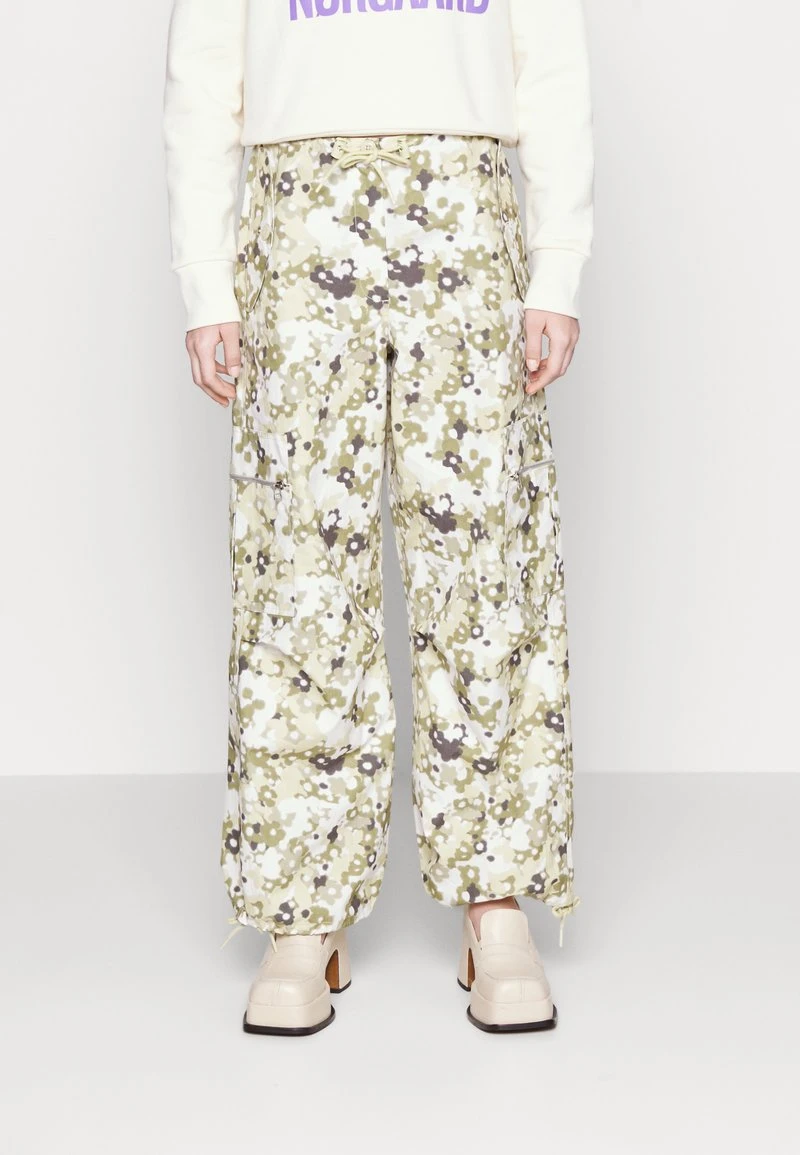 CHI TROUSERS - Stoffhose - Green