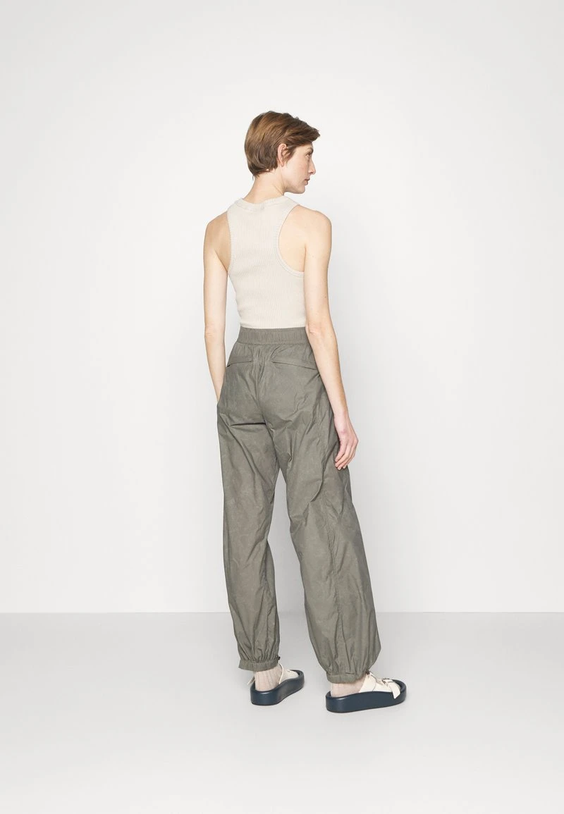 Holzweiler MANDEL TROUSERS - Stoffhose - Army – Bild 4