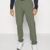 Lyle & Scott GOLF TROUSERS - Stoffhose - Cactus Green