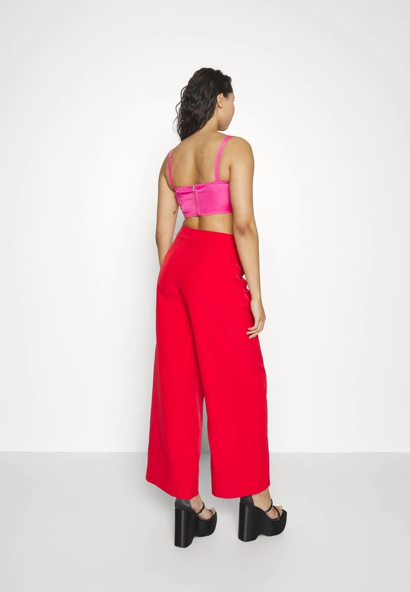 NEVER FULLY DRESSED TROUSERS DYNASTY - Stoffhose - Red – Bild 5