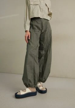 Holzweiler MANDEL TROUSERS - Stoffhose - Army