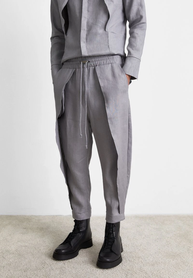 TRIGON LAYERED TROUSERS - Stoffhose - Grey