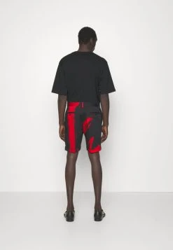 MOSCHINO TROUSERS - Shorts - Red -FJÄLLRÄVEN SHOP 9b0e76fa1781466ba6d40c8619cf0799