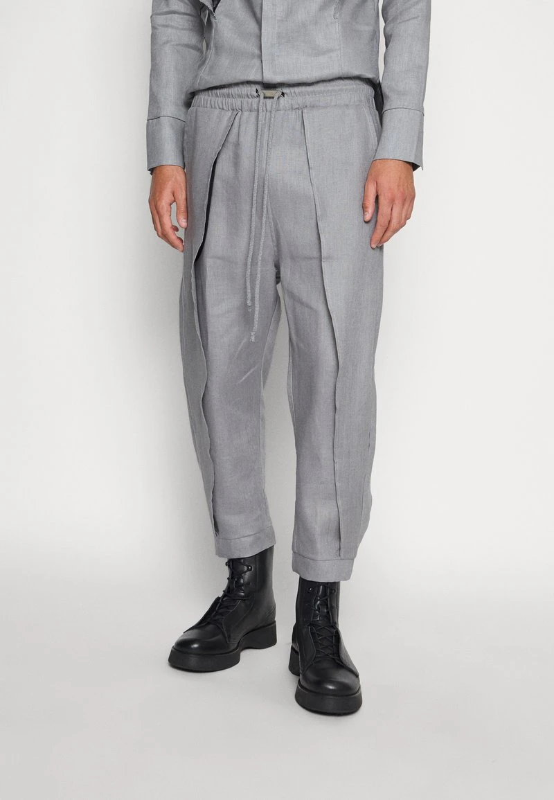 TRIGON LAYERED TROUSERS - Stoffhose - Grey – Bild 4